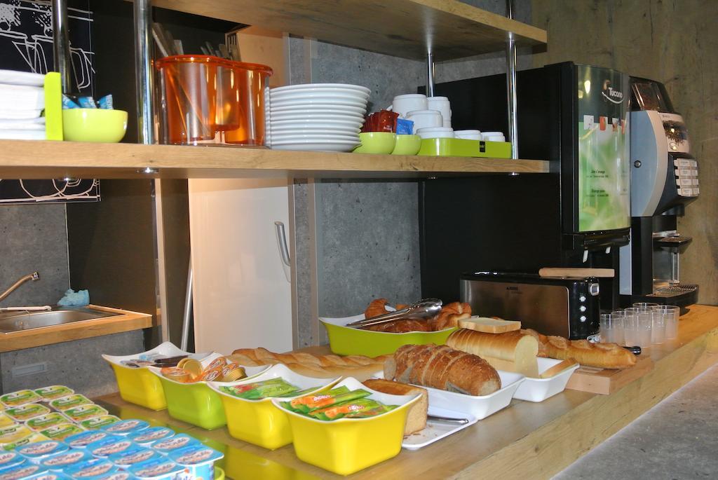Ibis Budget Chambery Sud Challes Les Eaux Exterior photo