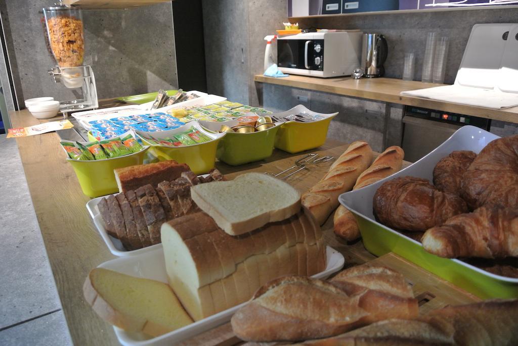 Ibis Budget Chambery Sud Challes Les Eaux Exterior photo